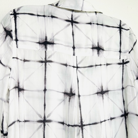 Rock & Republic Tie Dye Button Down Collar Blouse - Picture 5 of 6
